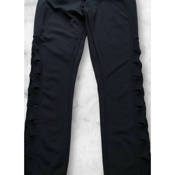 Lululemon Size 2 Black Tie Up Cross Leggings 25" - Picture 3 of 5